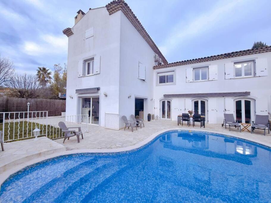 Appartement En Bas De Villa Avec Piscine Auribeau-sur-Siagne Exterior photo